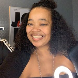 Meet your Posher, Felicia